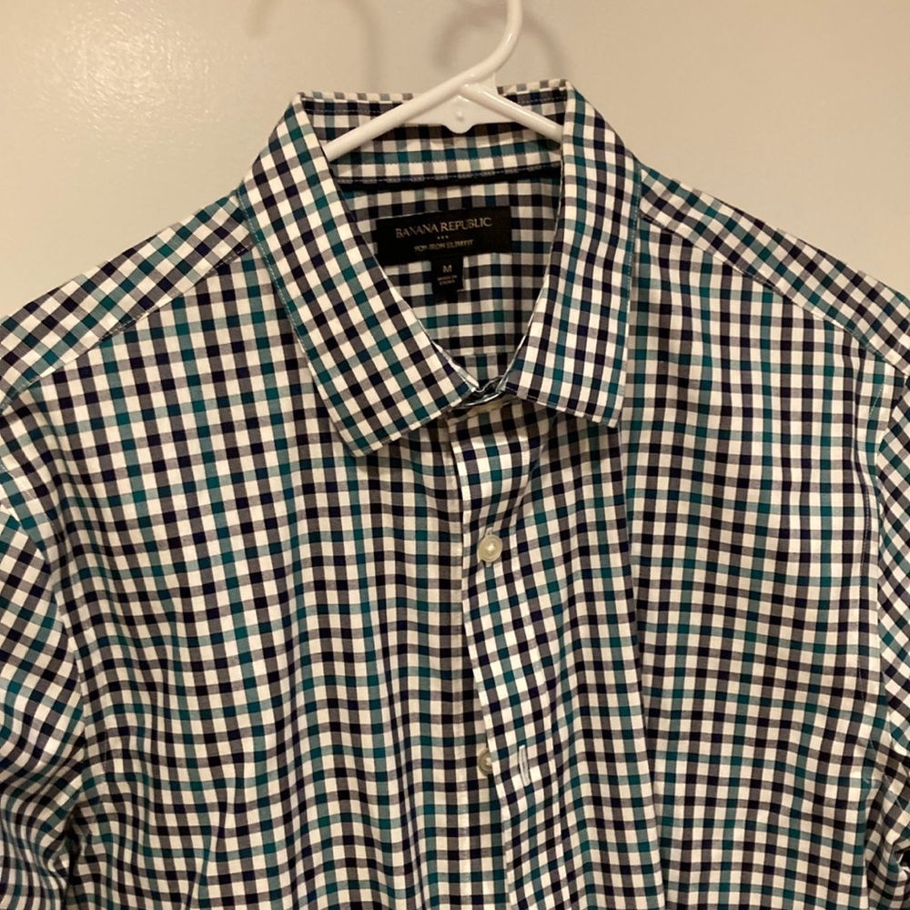 Banana Republic slim fit shirt. Size M